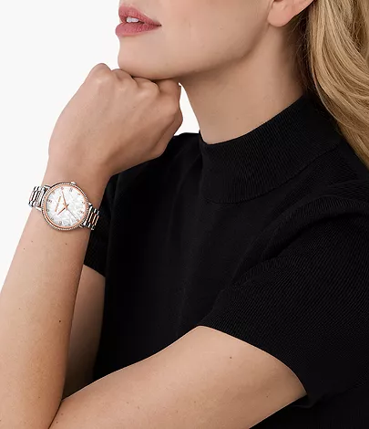 MK4667_onwrist